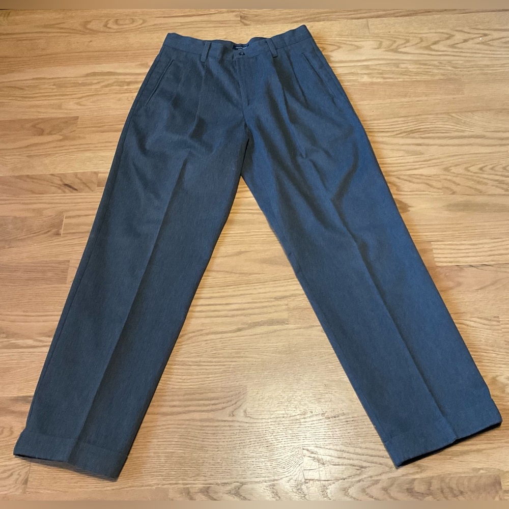 Men’s Dockers Pleated Cuffed Charcoal Pants. Buttoned Pockets.